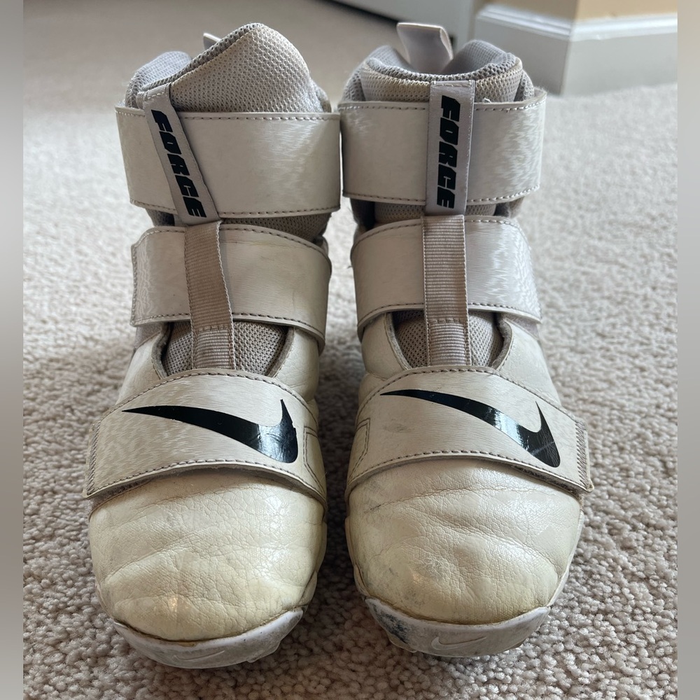 Nike Force Savage Shark 2.  Size 4.5.